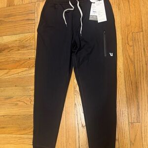 SOLD! SOLD! NWT Vuori Men's Sunday Performance Jogger Pant
Small MSRP $110